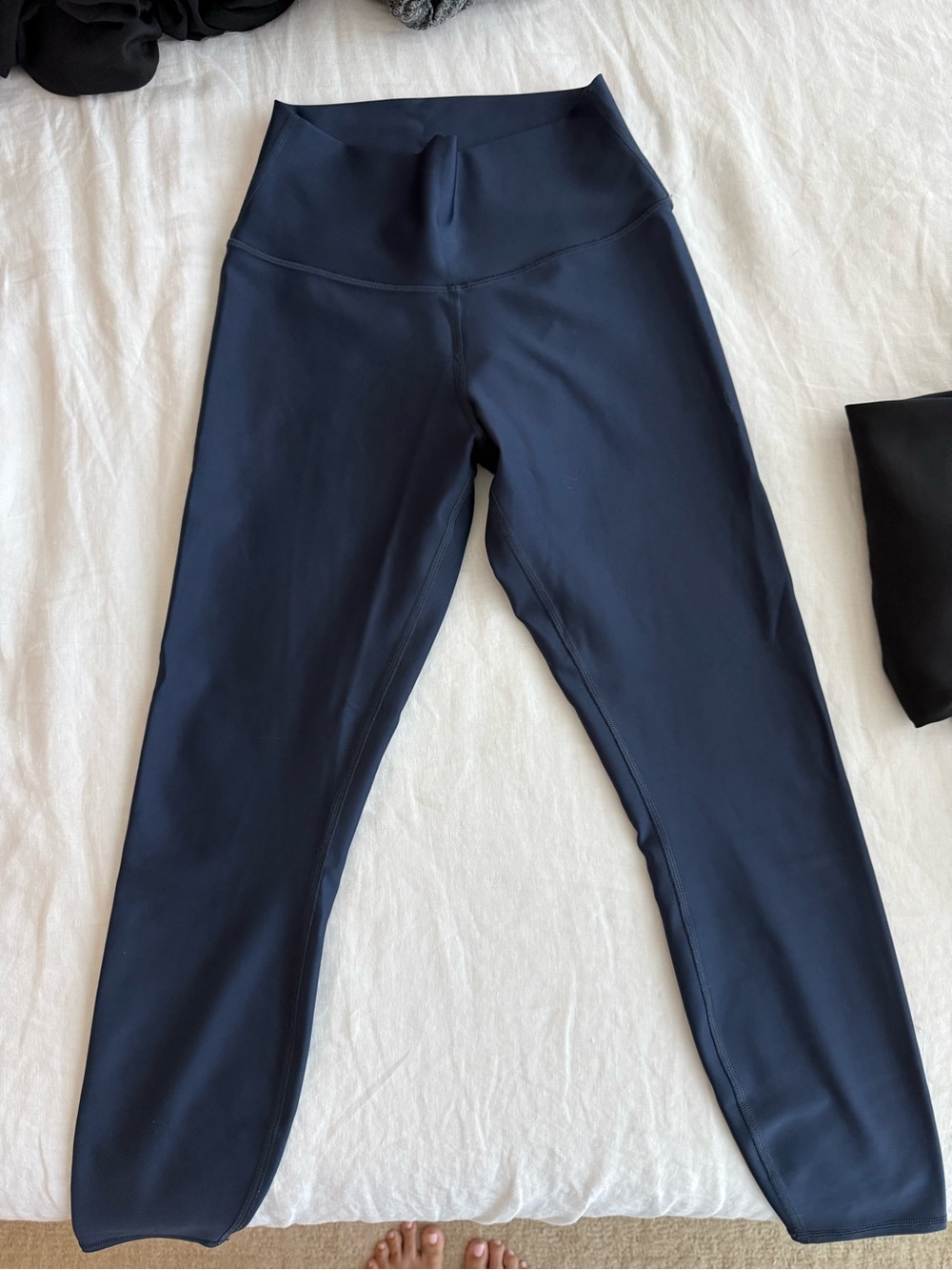 ALO Yoga 7/8 High-Waist Airlift Leggings in Navy Sz M